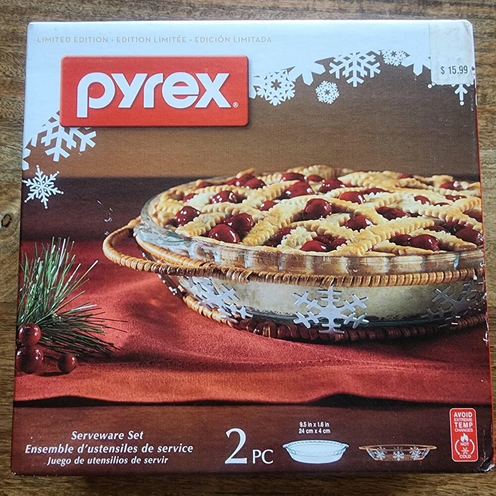 Pyrex Limited Edition Pie Dish Clear Glass Snowflake Basket Serveware USA New